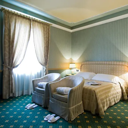 Hotel Grand Nizza Et Suisse 4*