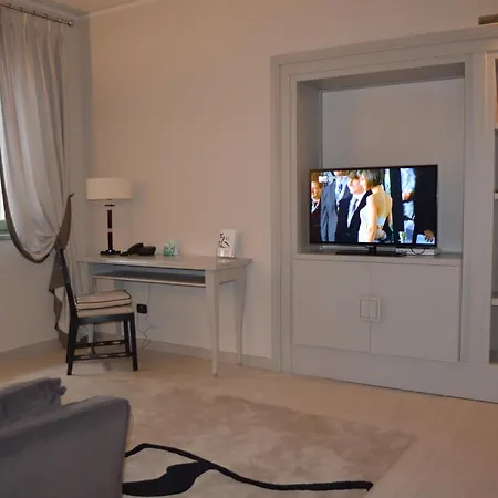 Grand Nizza Et Suisse Hotel