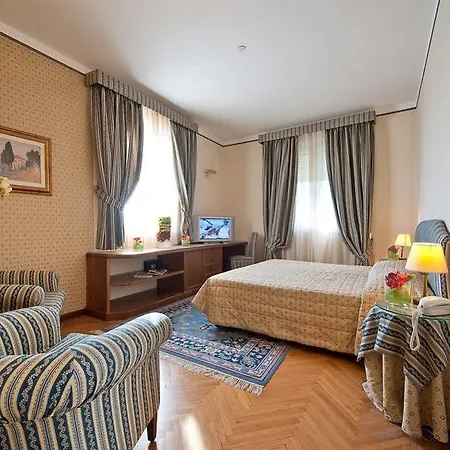Grand Nizza Et Suisse Hotel 4*